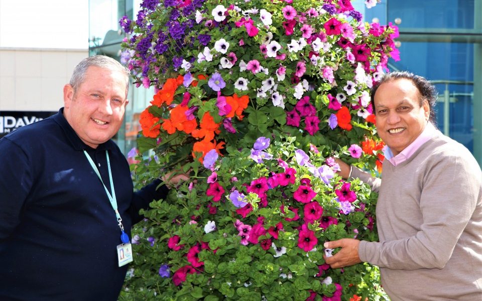 Blackburn wins Gold for Britain in Bloom