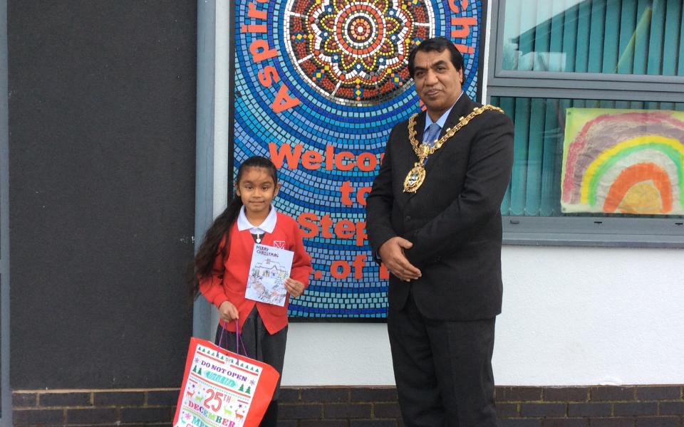 Festive cheer for Mayor’s Christmas comp winner!