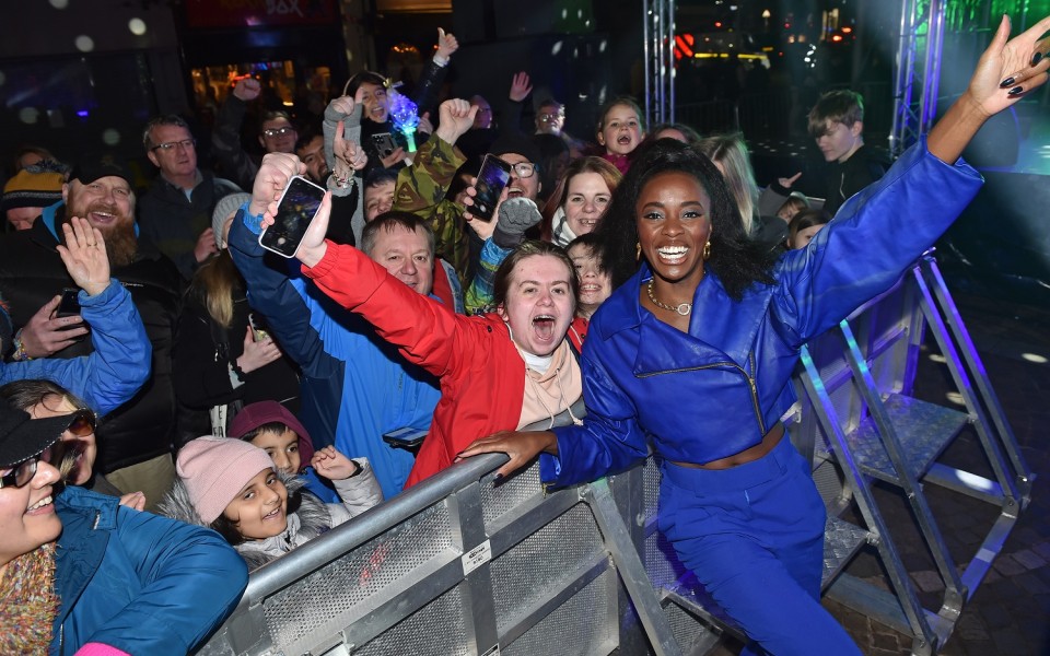 Strictly’s AJ Odudu scores a 10 with the crowds at Blackburn Lights Switch On!