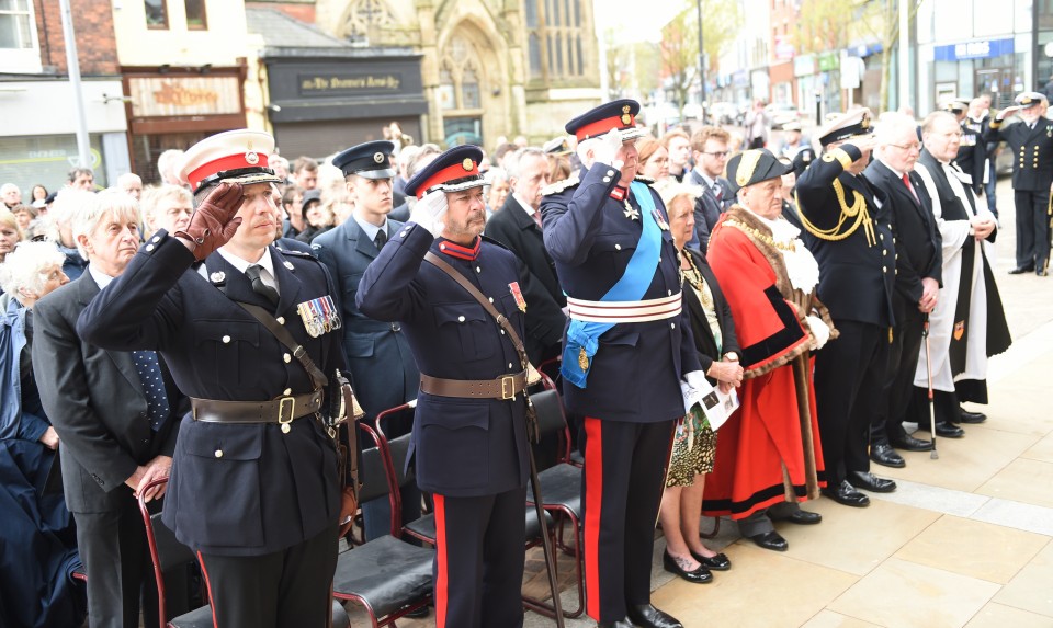 Crowds gather to honour heroic soldiers at special memorial ceremony