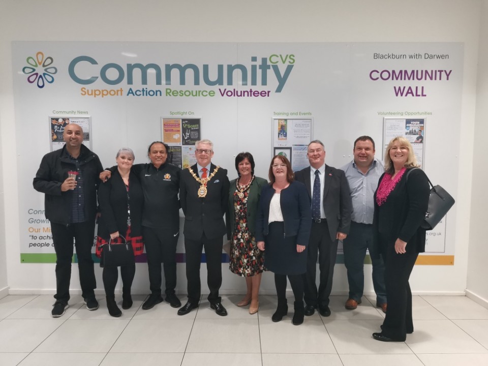 Mayor helps launch Community Wall