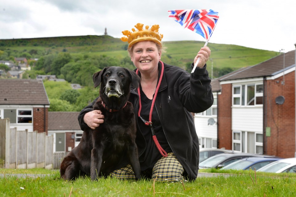 Janet crowned ‘Queen’ of Darwen Tower Jubilee beacon lighting comp!