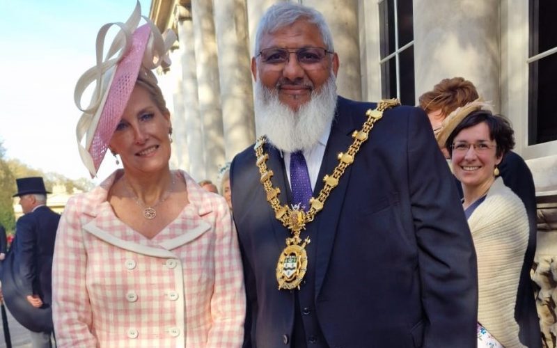 Our Mayor’s Birthday today is quite literally fit for a ‘KING’ after being given the Royal seal of approval!