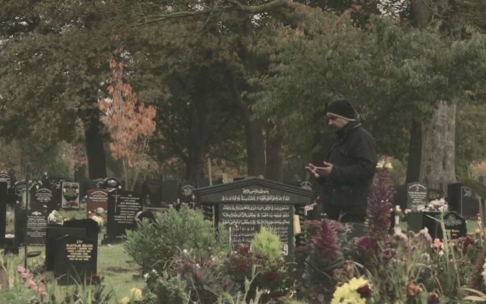 Visiting the cemetery safely on Laylat al-Qadr & Eid